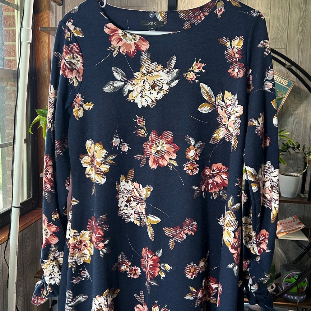 New R&K Dress - Picture 2 of 5